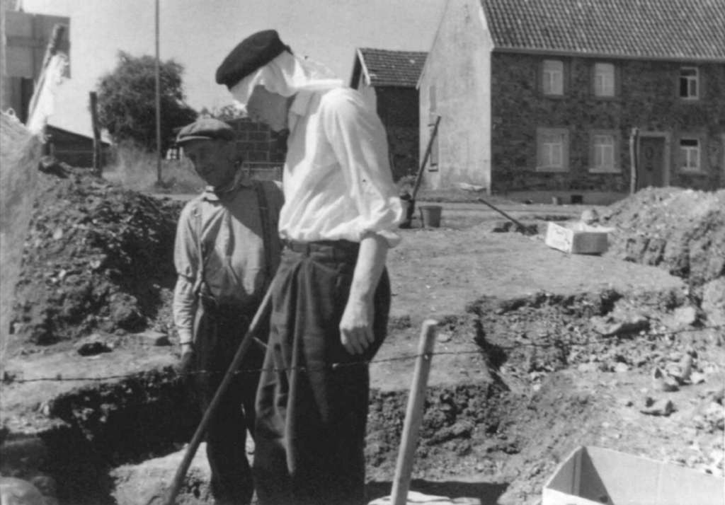 Dr. O.E. Mayer bei einer Grabung in den 50er Jahren